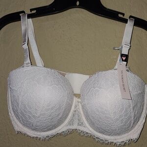 Victoria's Secret Lace bra size 36 DDD NWT
